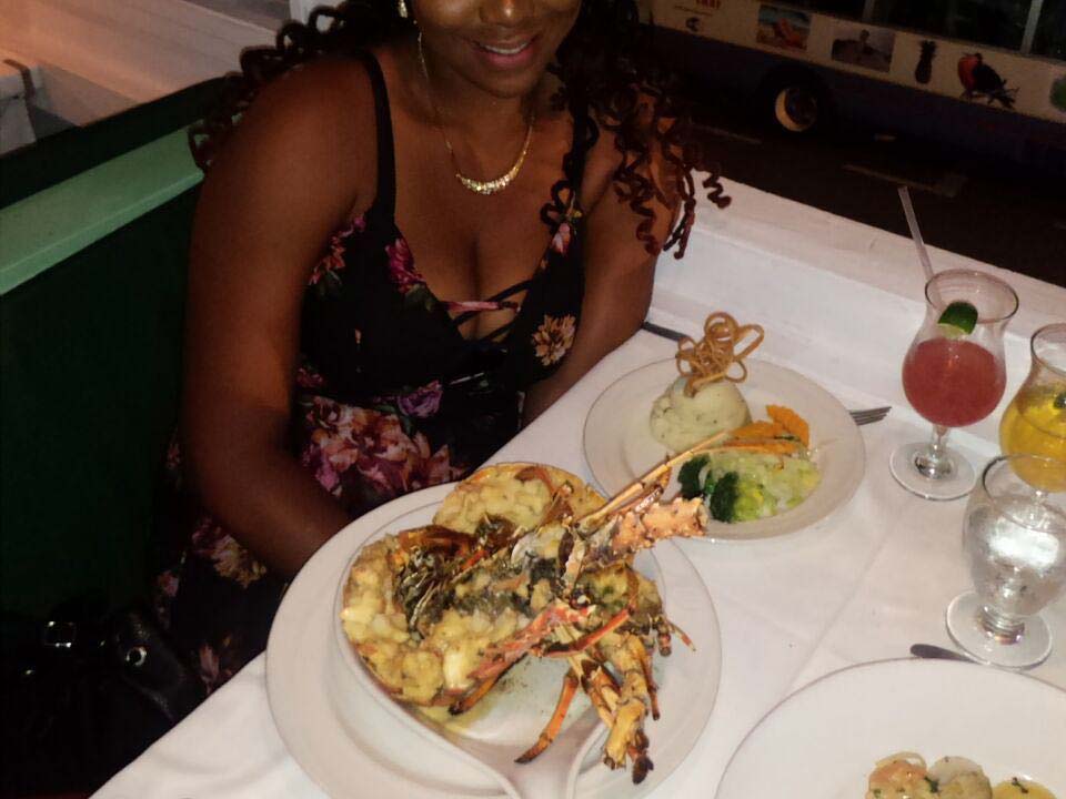 Hemingways lobster dinner