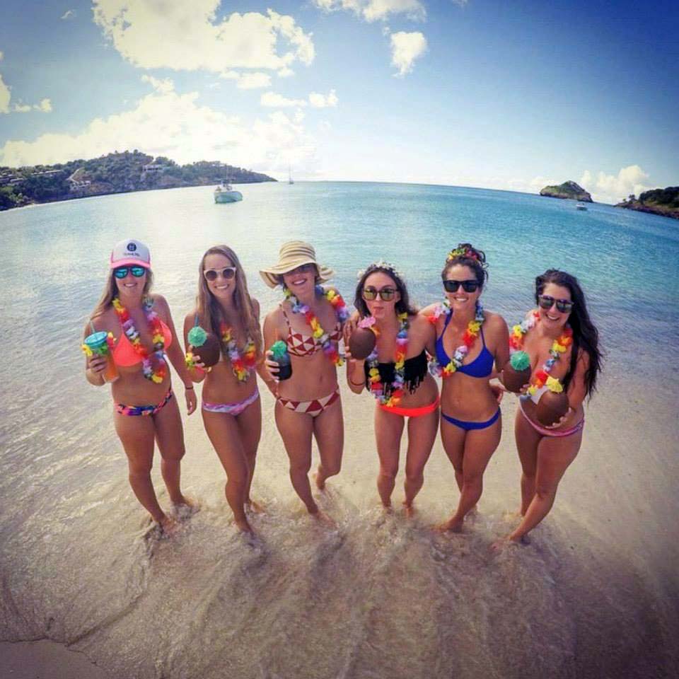 Makai beach bikini girls